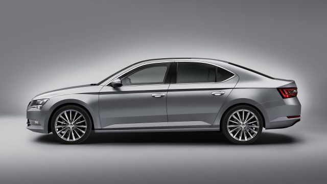 Nová Škoda Superb 
