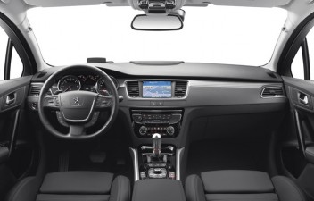 Peugeot 508 interior