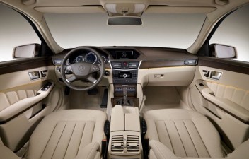 Mercedes Benz E interier